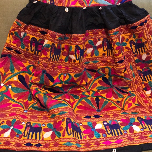 Indian embroidered skirt and top - Picture 2 of 7